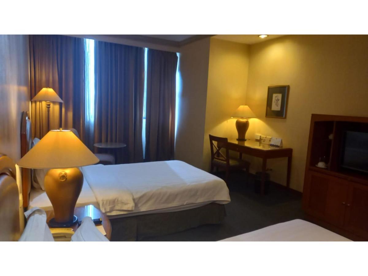 Capital O 914 Makati Palace Hotel Makati City Exterior photo